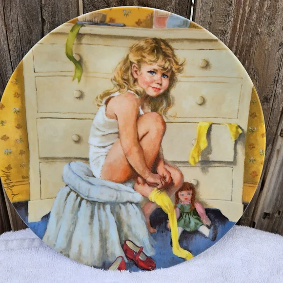 Getting Dressed Decorative Plate with Girl and Doll  1985 - Picture 7 of 15